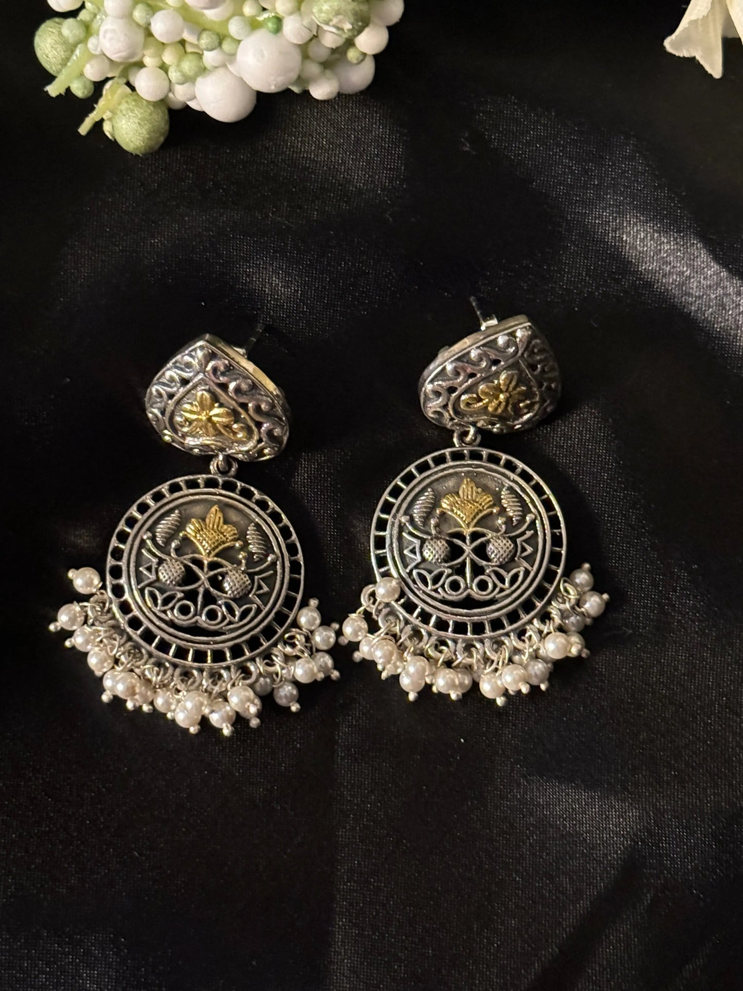 925 Silver Dual Tone Earring - Ethnic Andaaz