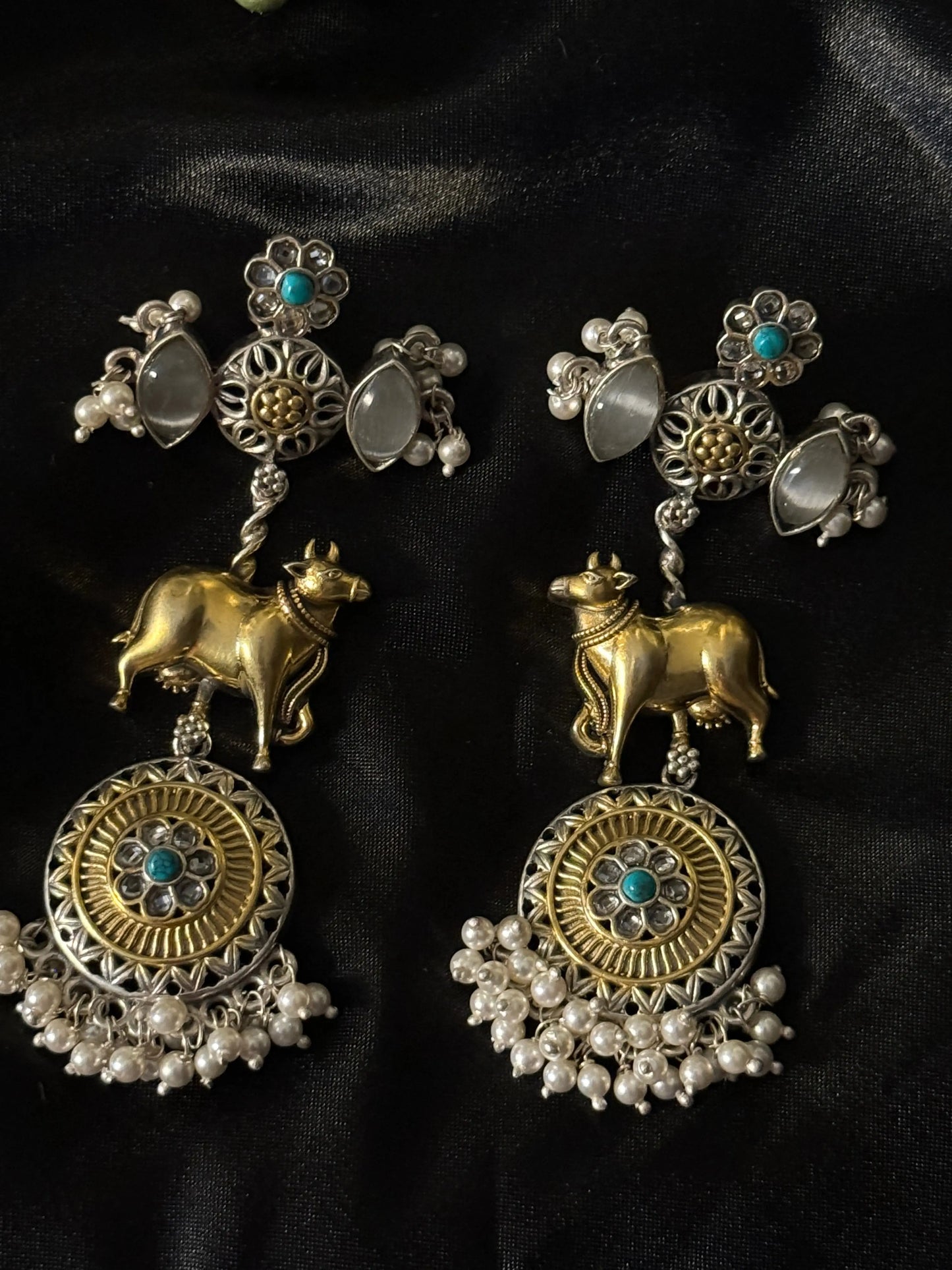 925 Silver Dual Tone Earring - Ethnic Andaaz