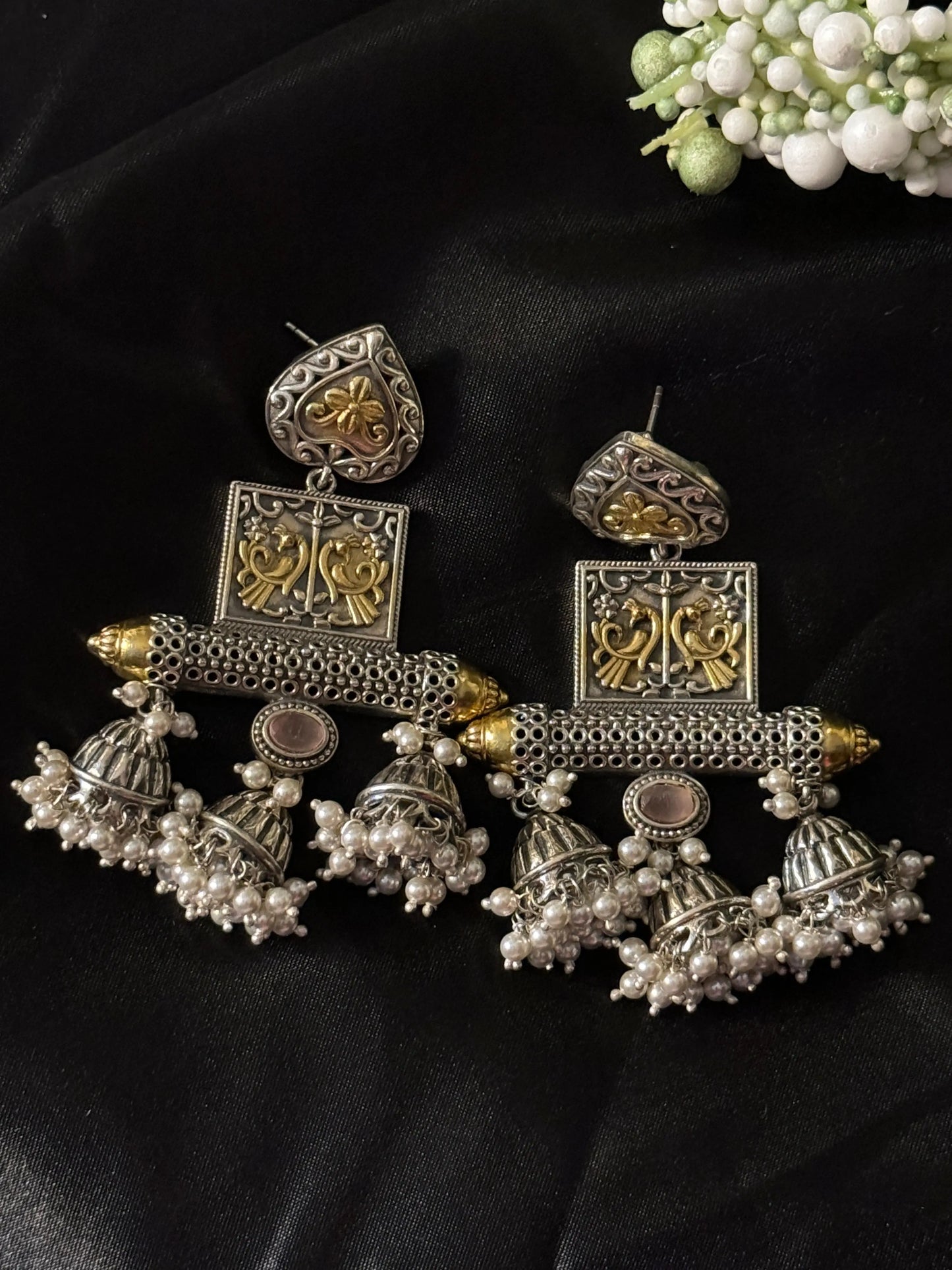 925 Silver Dual Tone Earring - Ethnic Andaaz