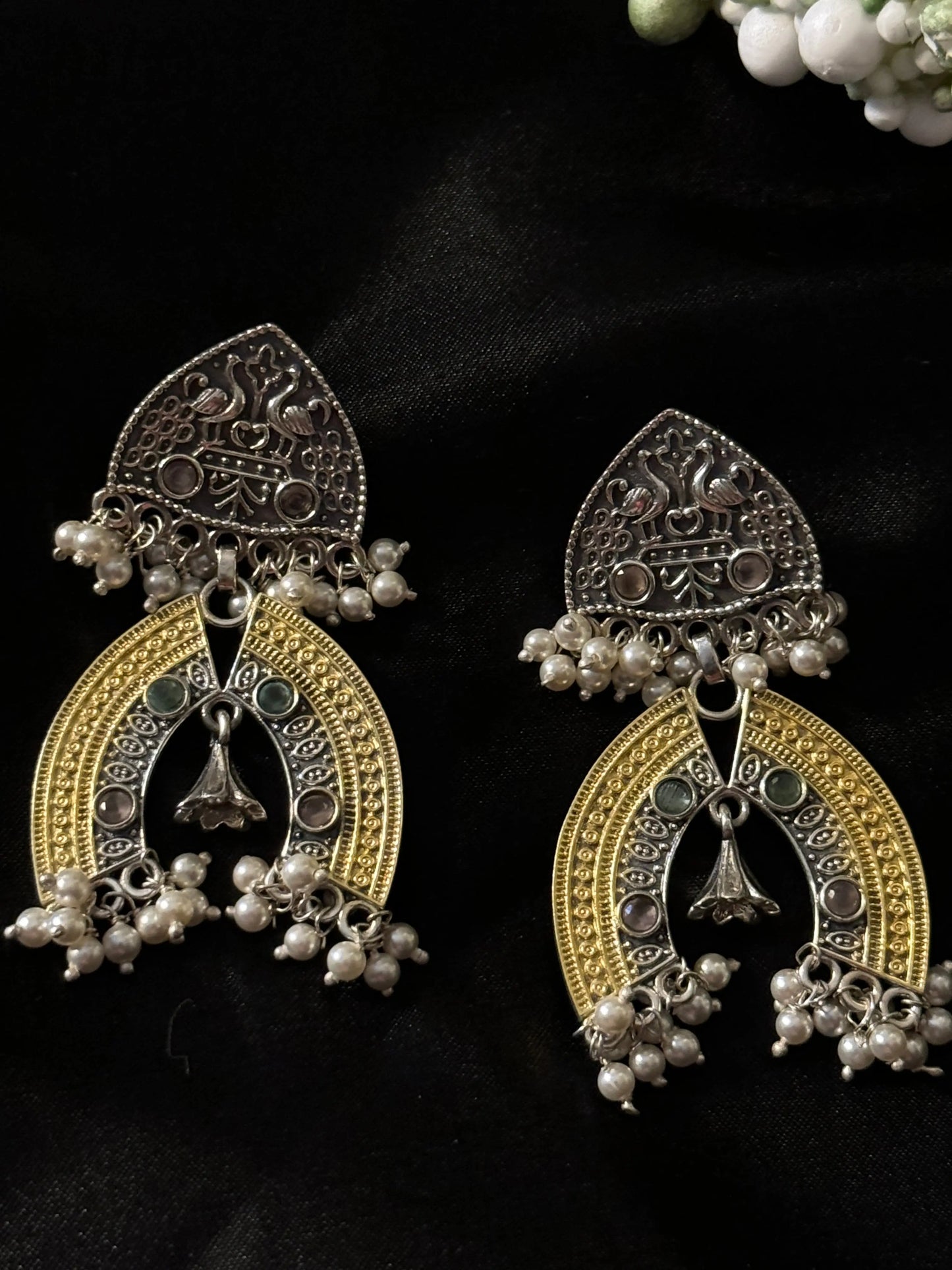 925 Silver Dual Tone Earring - Ethnic Andaaz