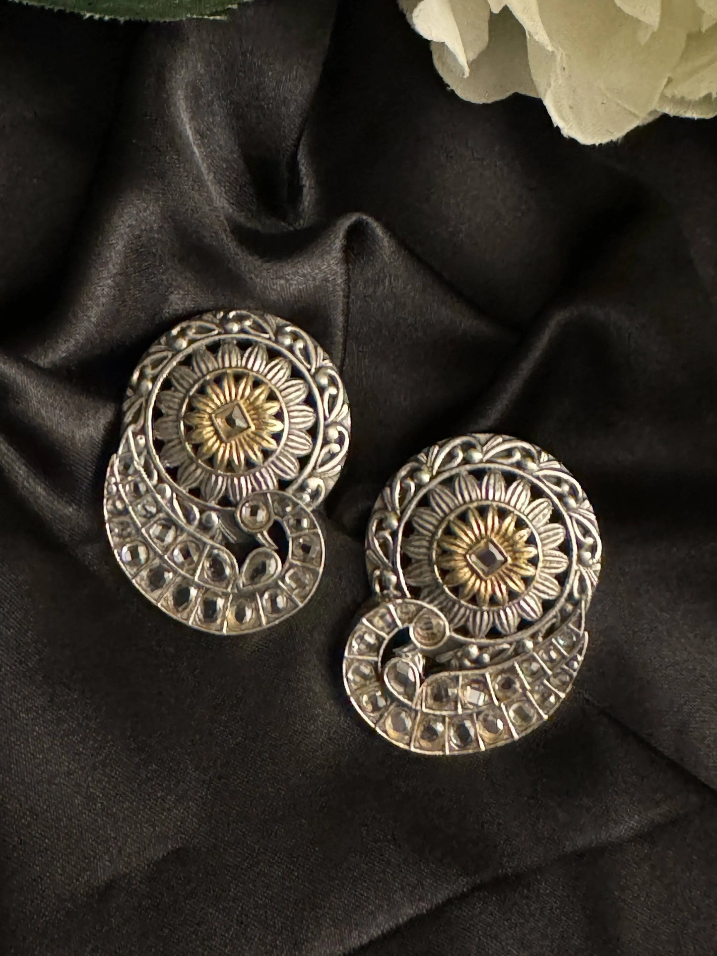 925 Silver Dual Tone Earring - Ethnic Andaaz