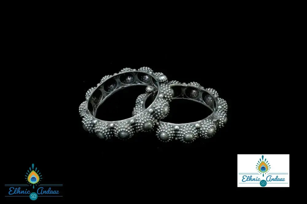 Navika Bangle