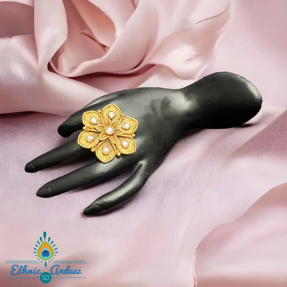 finger ring gold