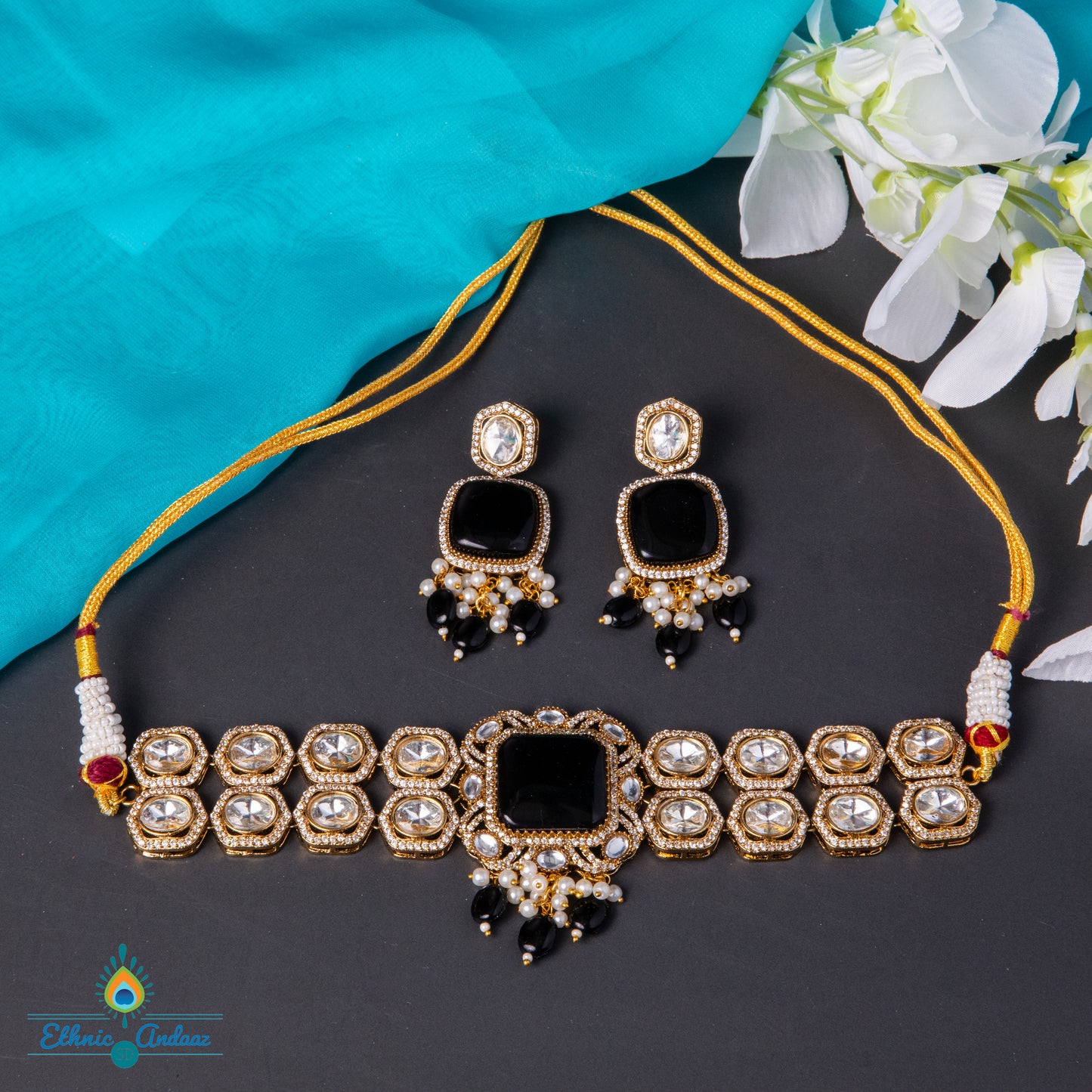 Kiara choker set