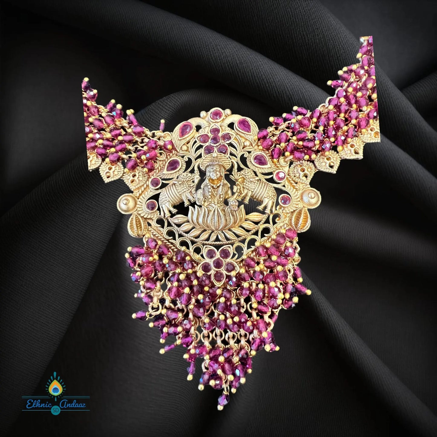 Devi pendant