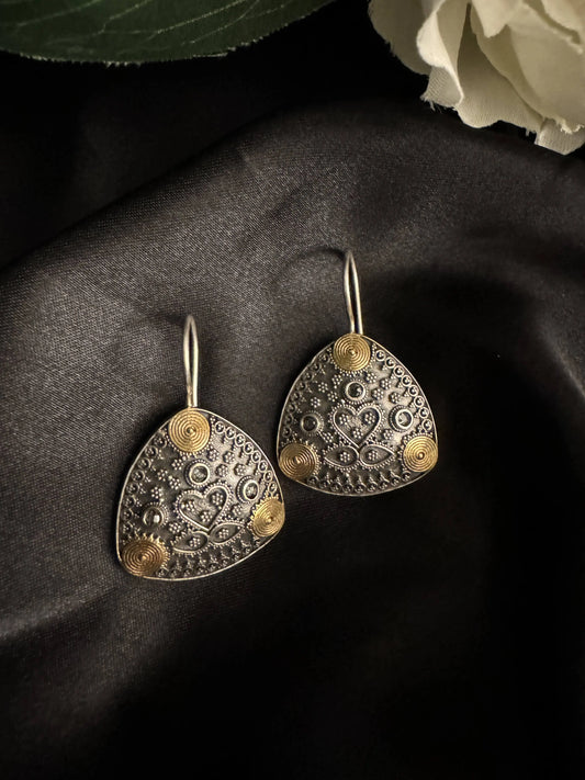 925 Silver Dual Tone Earring - Ethnic Andaaz