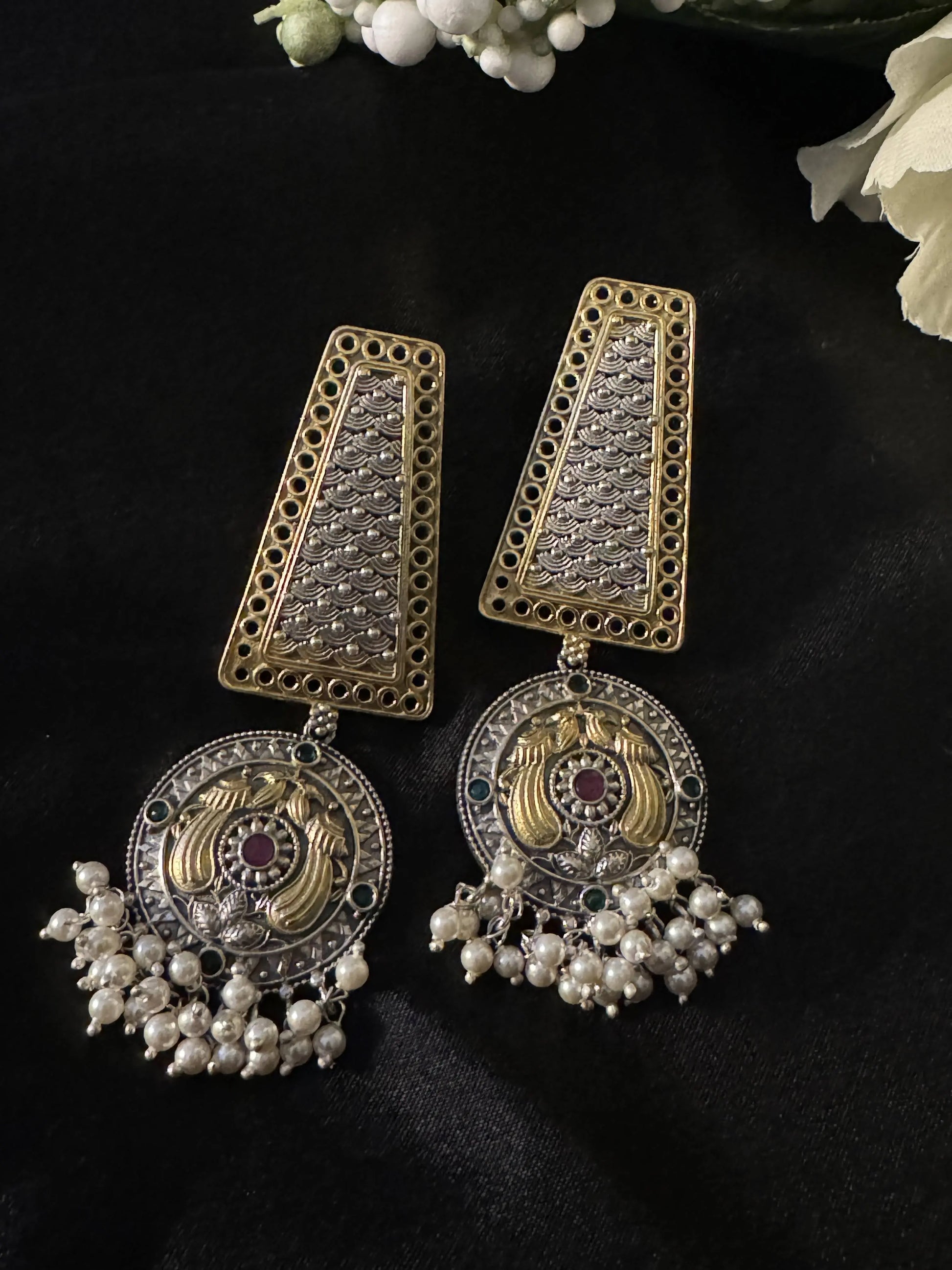 925 Silver Dual Tone Earring - Ethnic Andaaz