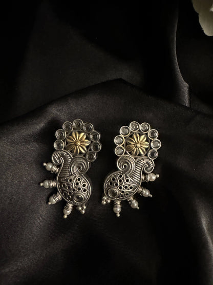 925 Silver Dual Tone Earring - Ethnic Andaaz