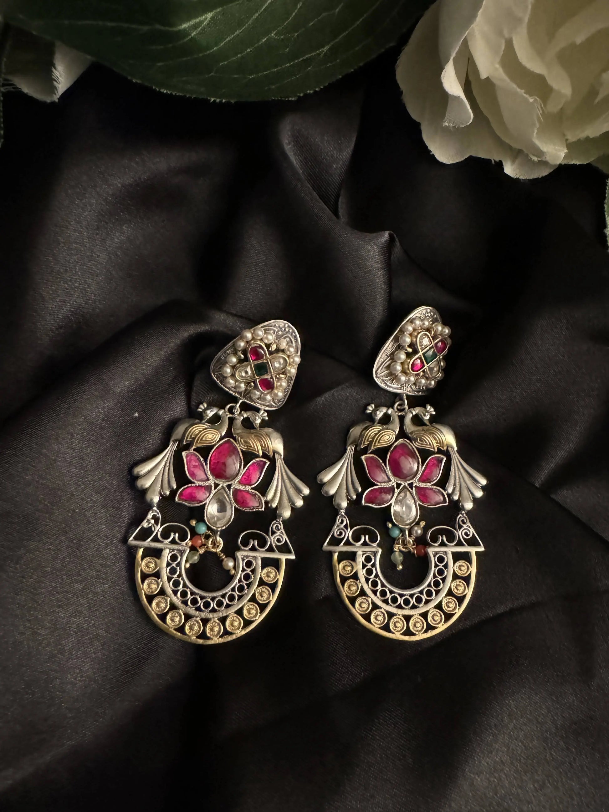 925 Silver Dual Tone Earring - Ethnic Andaaz