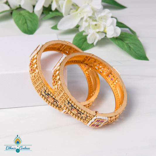 gold bracelet