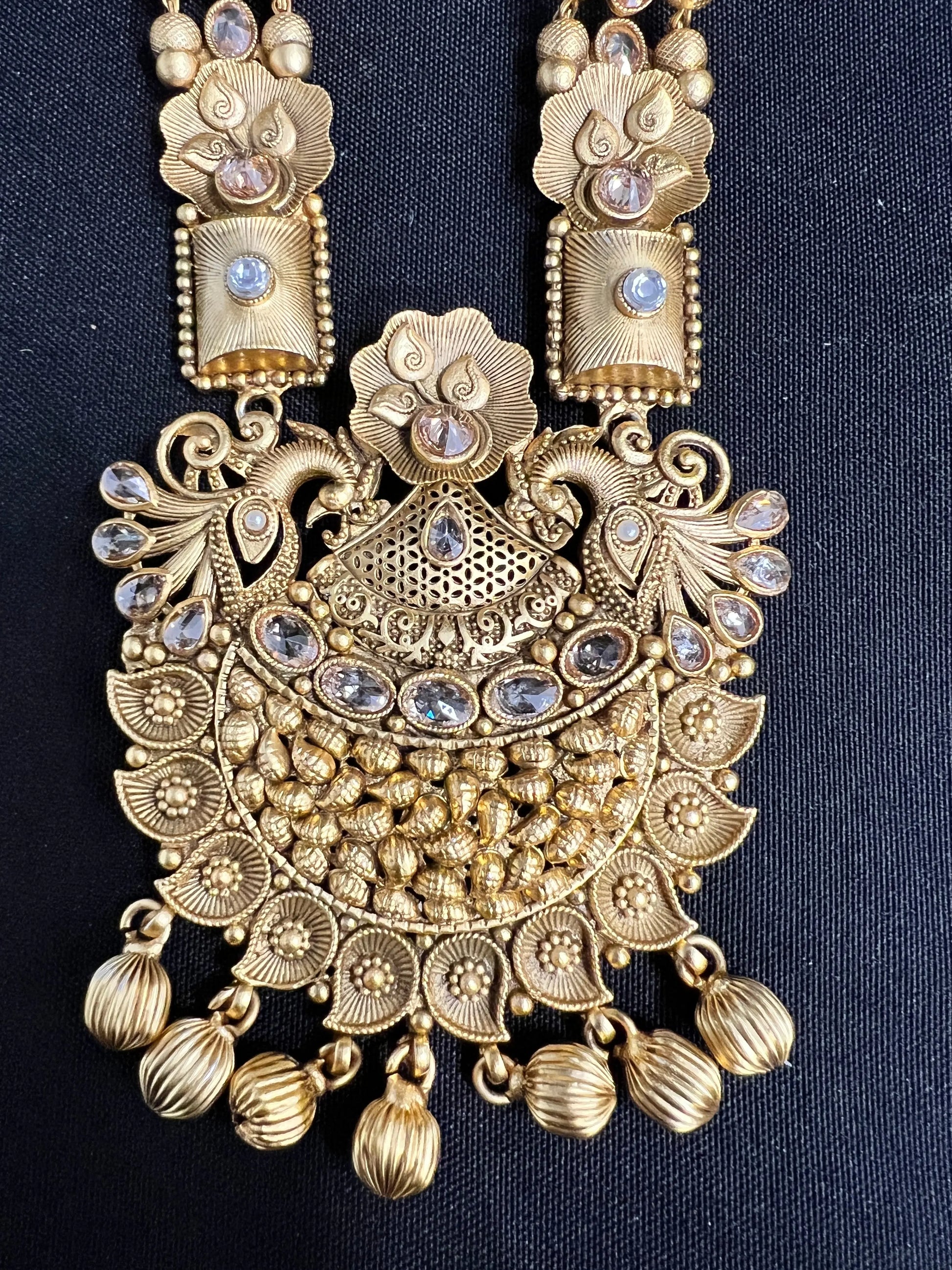 Ranita Gold set - Ethnic Andaaz