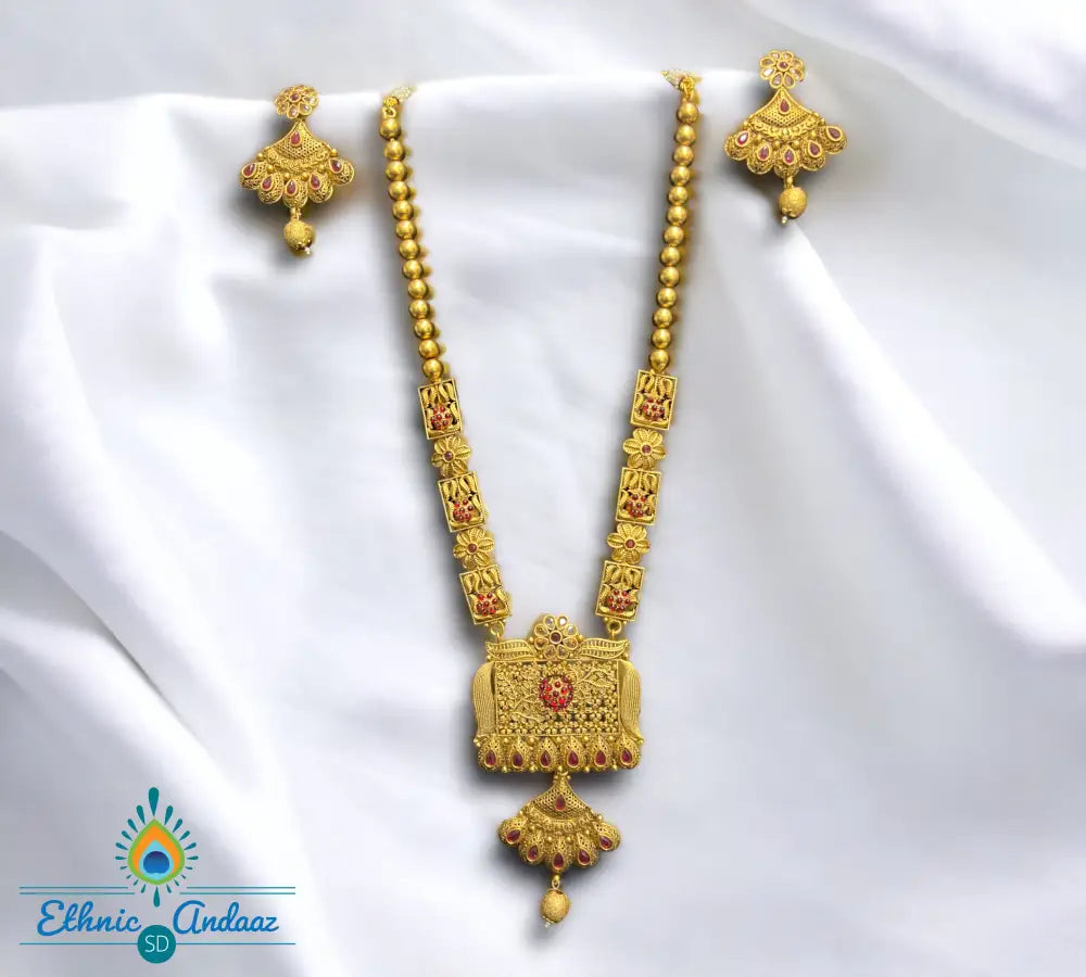 Mishka Gold Set Jewelry