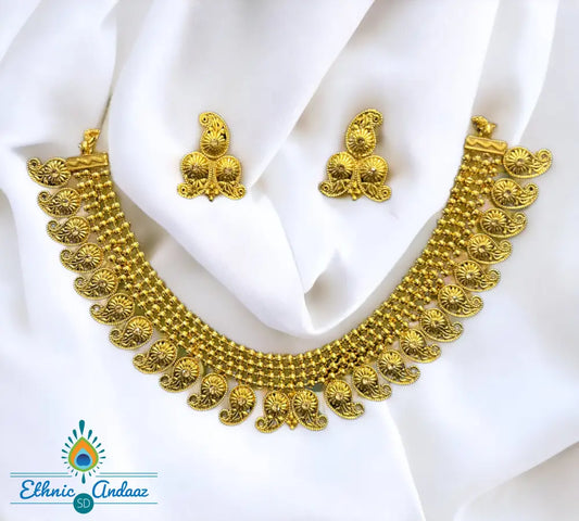 Rihana Short Gold Set Jewelry